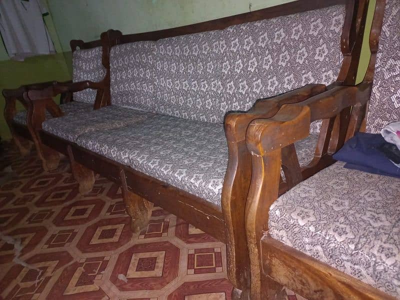 Selling Wooden Sofa Set 2