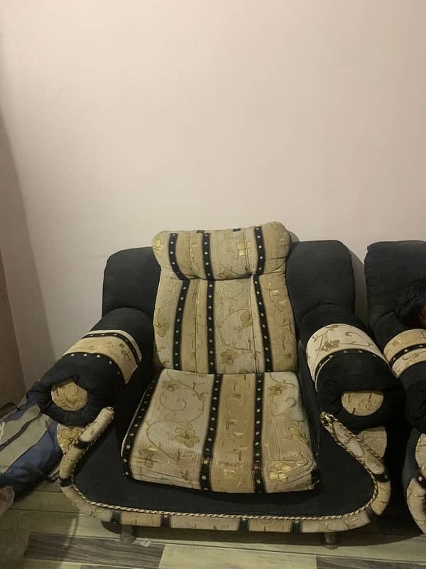 Urgent sale 5 seater sofa set 0