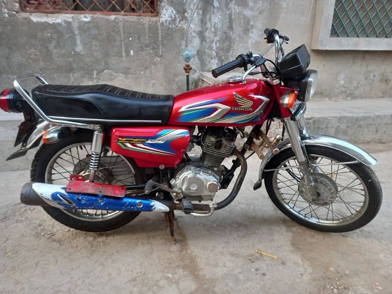 Honda 125 Fresh Condition. Totally Geniune Condition  03018652452 1