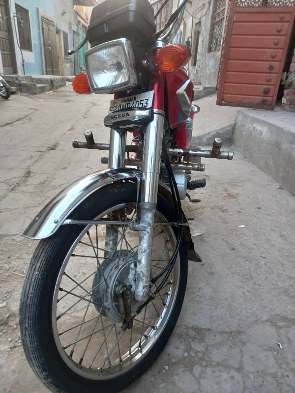 Honda 125 Fresh Condition. Totally Geniune Condition  03018652452 3