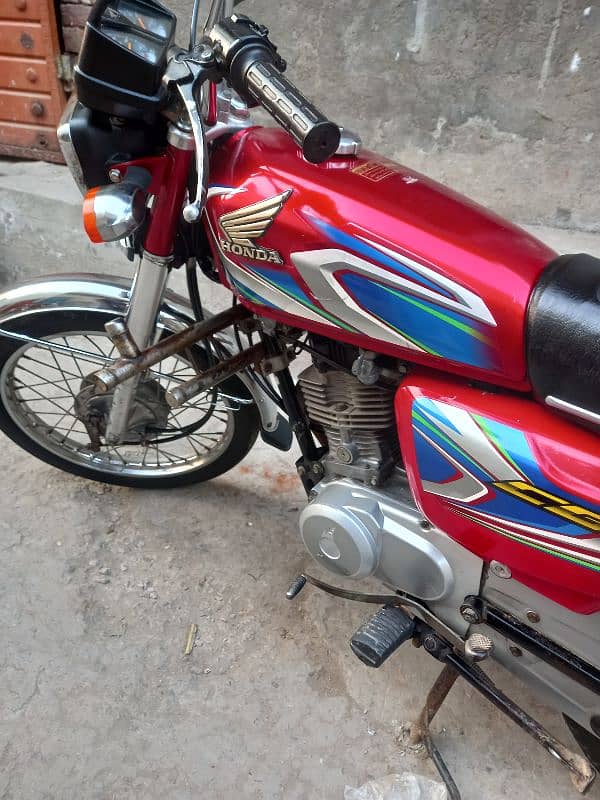 Honda 125 Fresh Condition. Totally Geniune Condition  03018652452 5