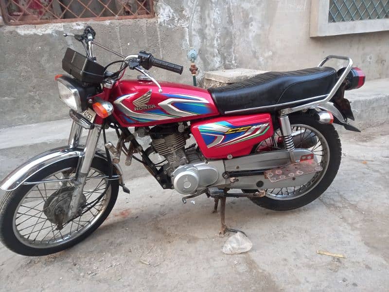 Honda 125 Fresh Condition. Totally Geniune Condition  03018652452 7