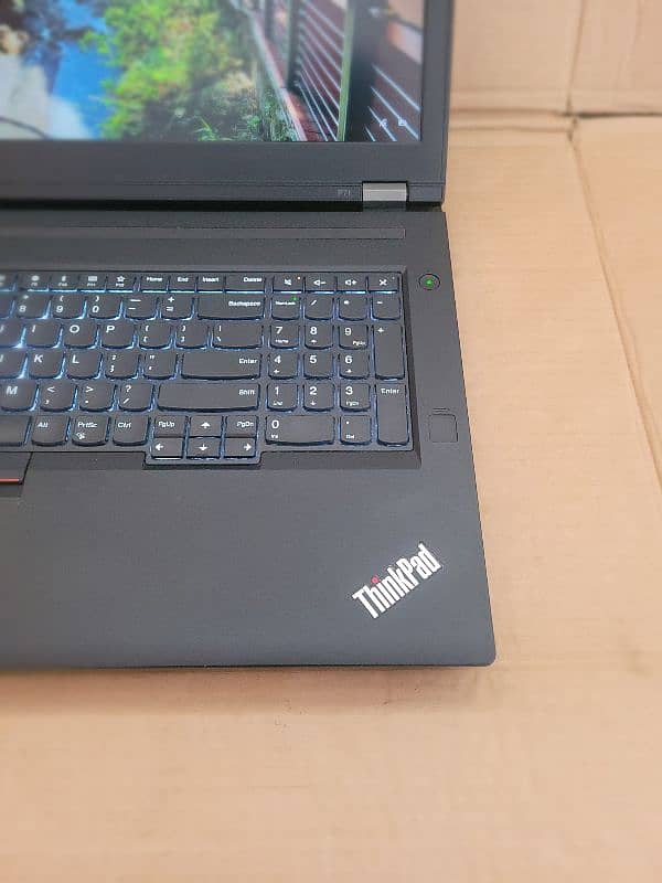 Lenovo p71 workstation i7 7th Nvidia Quadro 2