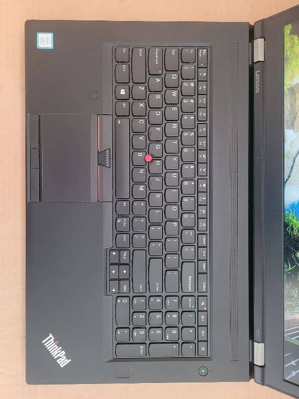 Lenovo p71 workstation i7 7th Nvidia Quadro 4