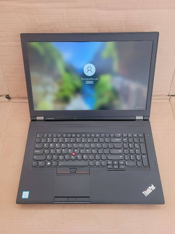 Lenovo p71 workstation i7 7th Nvidia Quadro 7