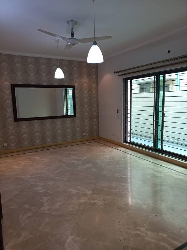 1 Kanal Lower Portion House Available For Rent in GG Block Phase 4 DHA Lahore 5