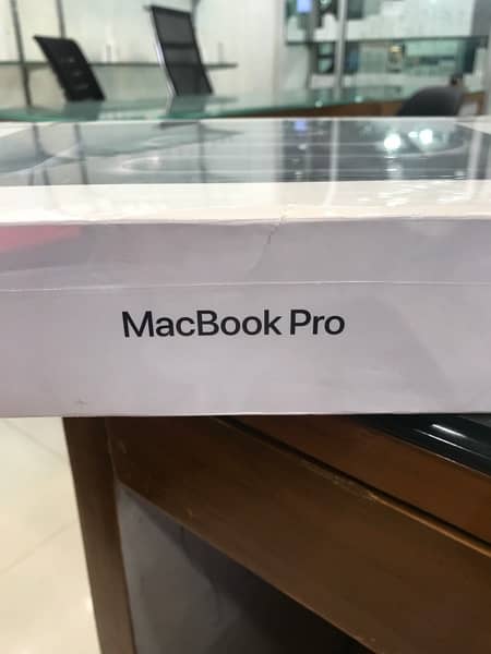 MacBook Pro 14” M4 Max 36GB/1TB 1