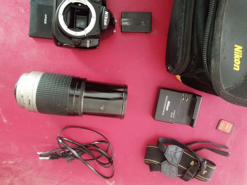 Nikon d5000 with all assesries and 70/300 lense price kum nhi honi 1