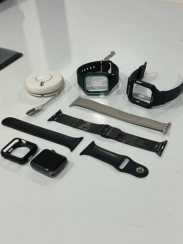 Apple watch series 3 Cellular with baseus fast charger and 5 straps 0