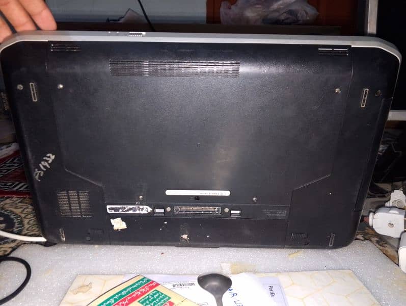 Dell latitude E5520 12