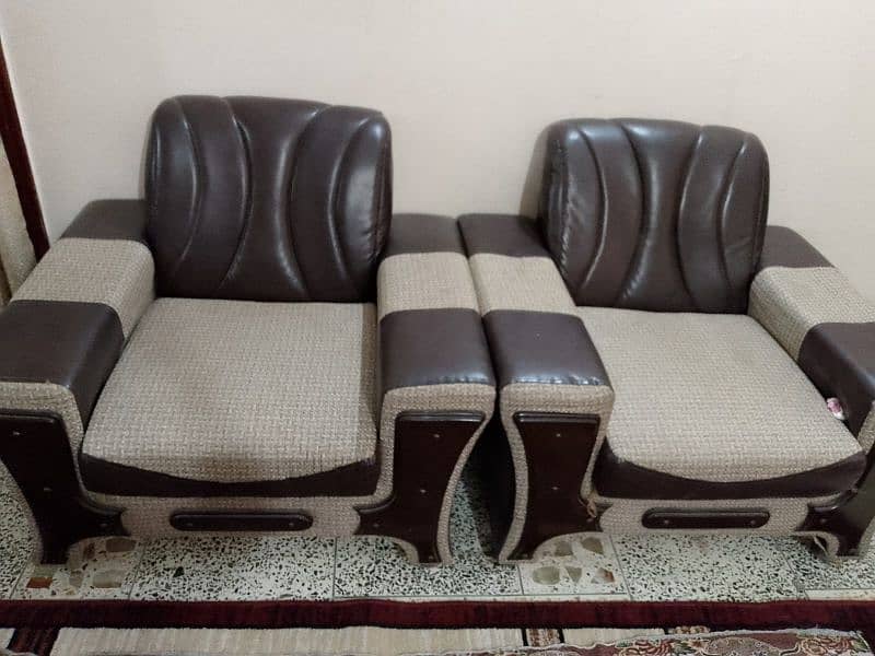 10 seater Brown & Beige sofa set. Rs 65000 8