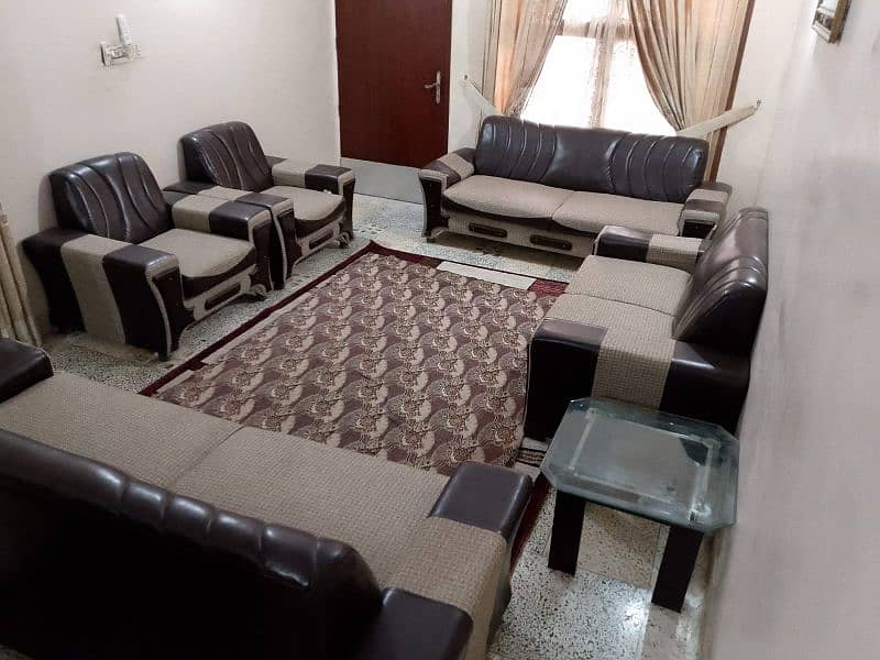 10 seater Brown & Beige sofa set. Rs 65000 10