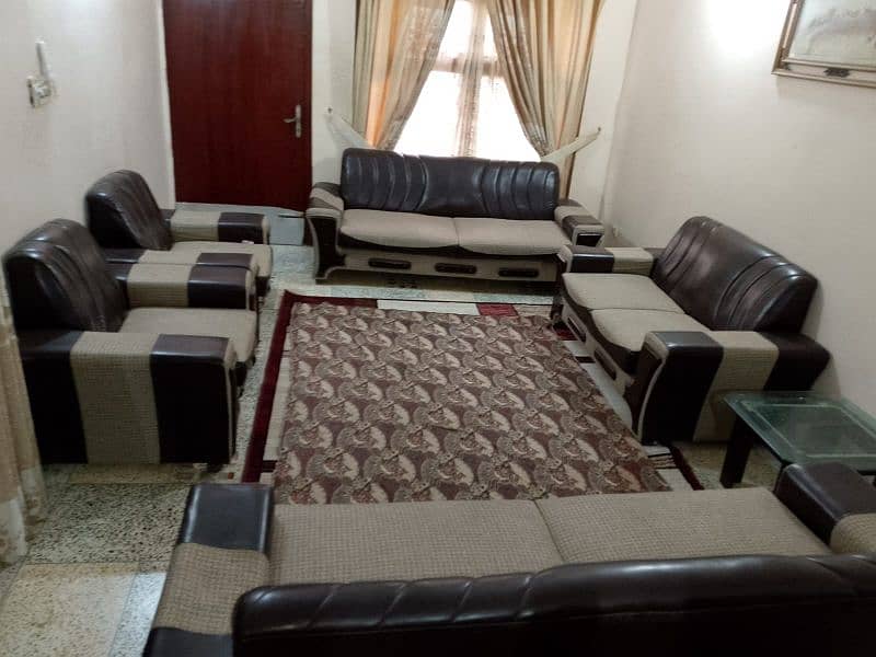 10 seater Brown & Beige sofa set. Rs 65000 12