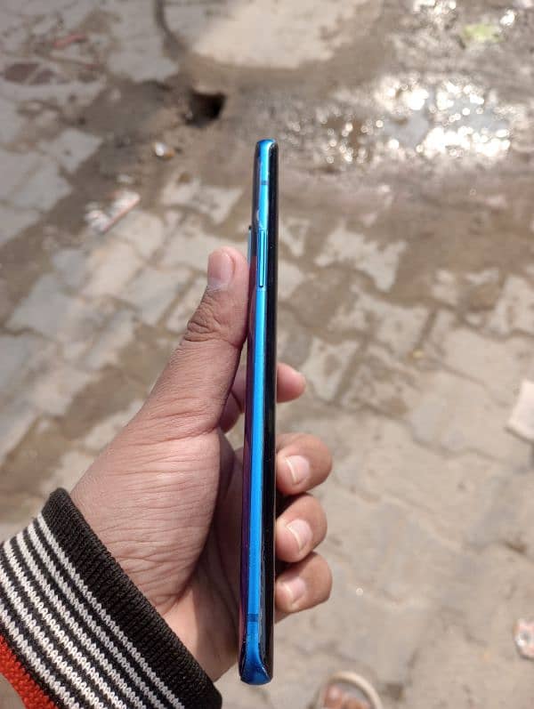 OnePlus 8pro dote Hy or update ki wajha sa Finger nai Chal rhi 8