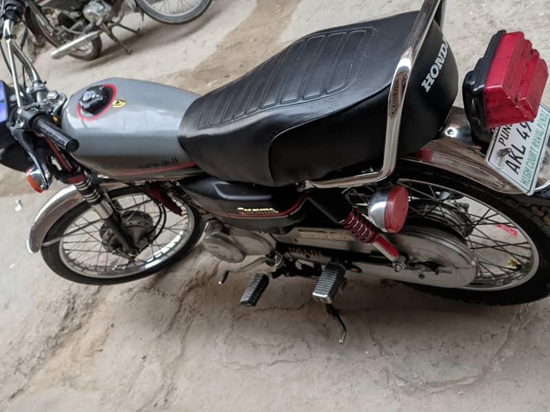 Honda 125 5