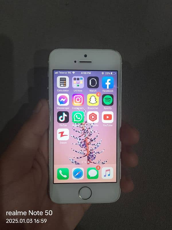 iPhone 5s 64gb PTA Approved 1