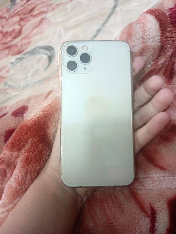 Hi im selling iphone 11 pro 2