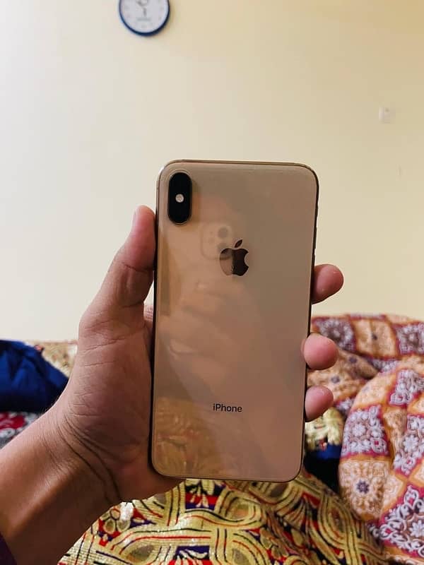 iPhone xs max 256gb. 5