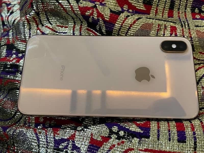 iPhone xs max 256gb. 7