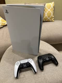 Ps5 1tb with 2 controllers