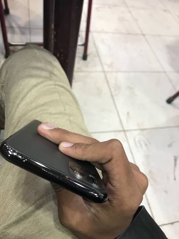 iphone 11 pro max 64Gb  Jv non pta 1