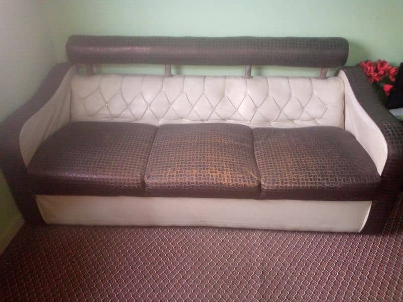 3 seater sofa 0