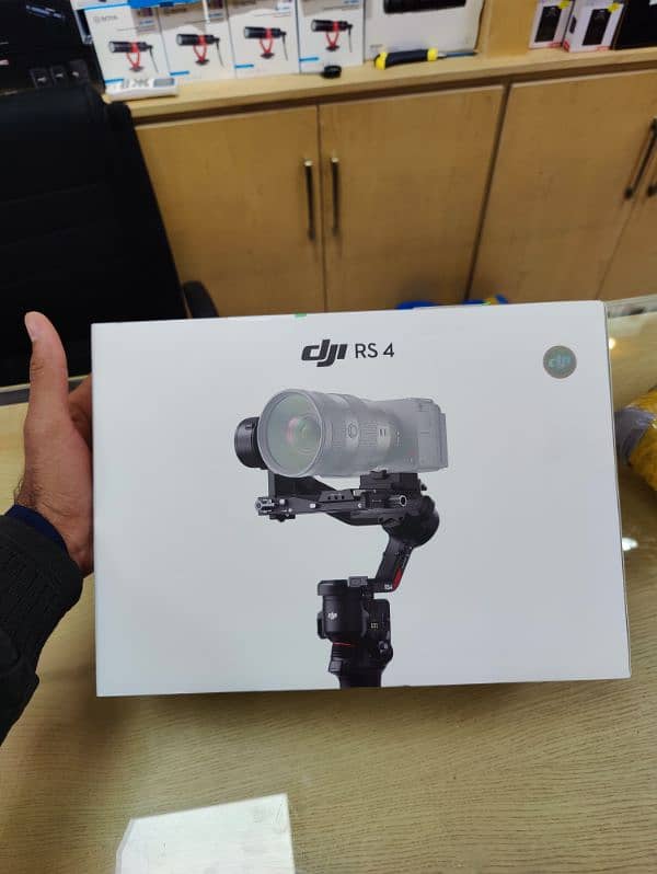 New DJI RS 4 Official Warranty / 0