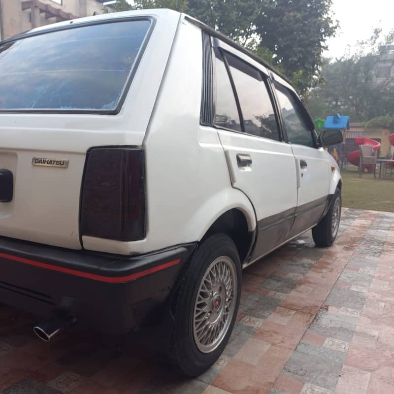 Daihatsu Charade 1984 4