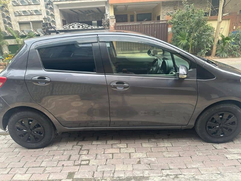 Toyota Vitz 2012 f smile edition 7