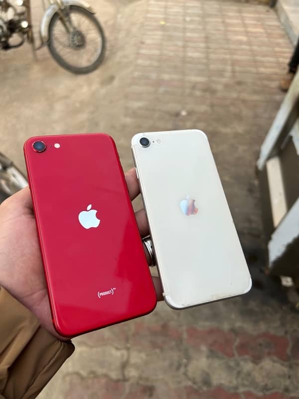 iPhone SE (White,Red) 1