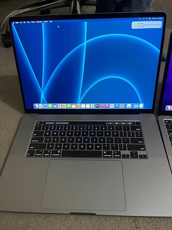 MacBook Pro i7 16” 16GB 512GB 4 GB graphic card 2