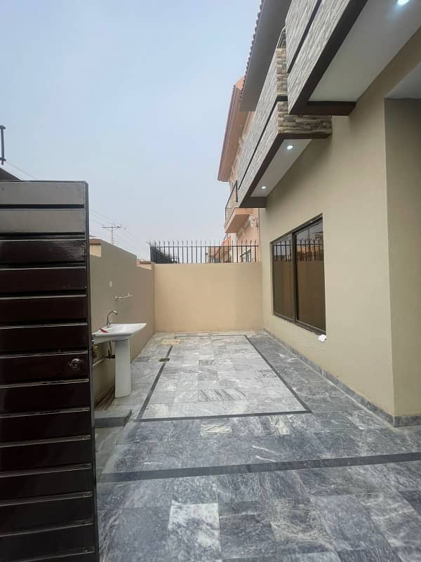 Affordable 10 Marla Use House For sale in A block For Sale 2