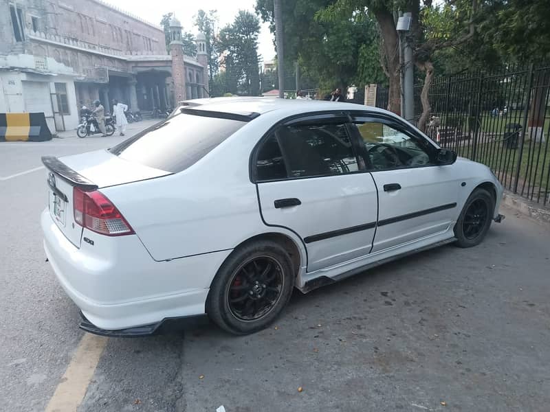 Honda Civic EXi 2004 1