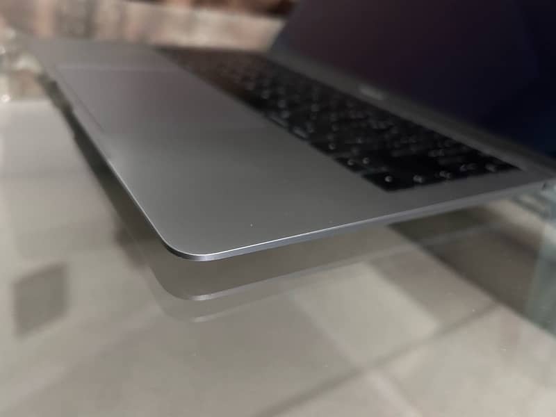 macbook air 2018 8/128 1