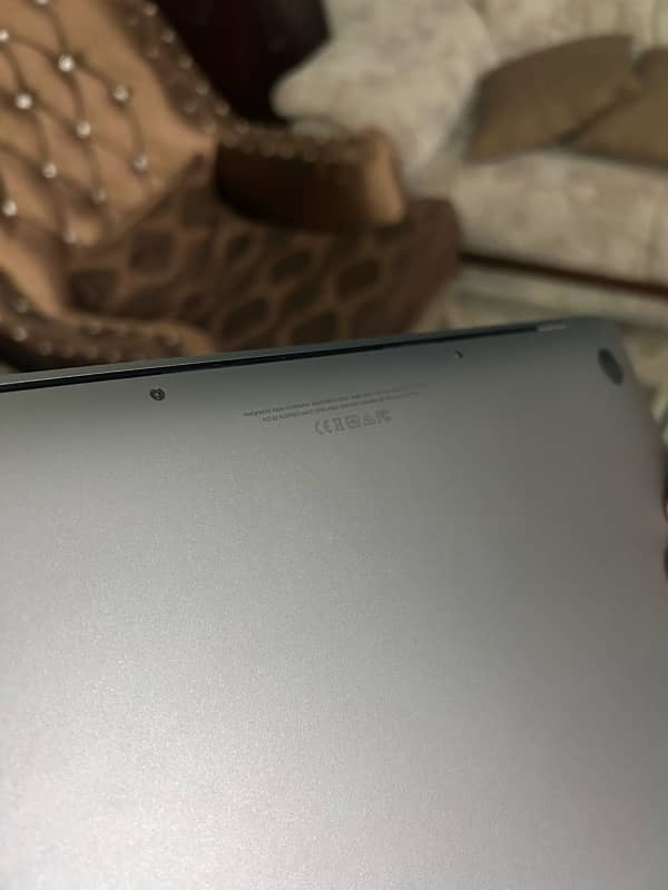 macbook air 2018 8/128 3