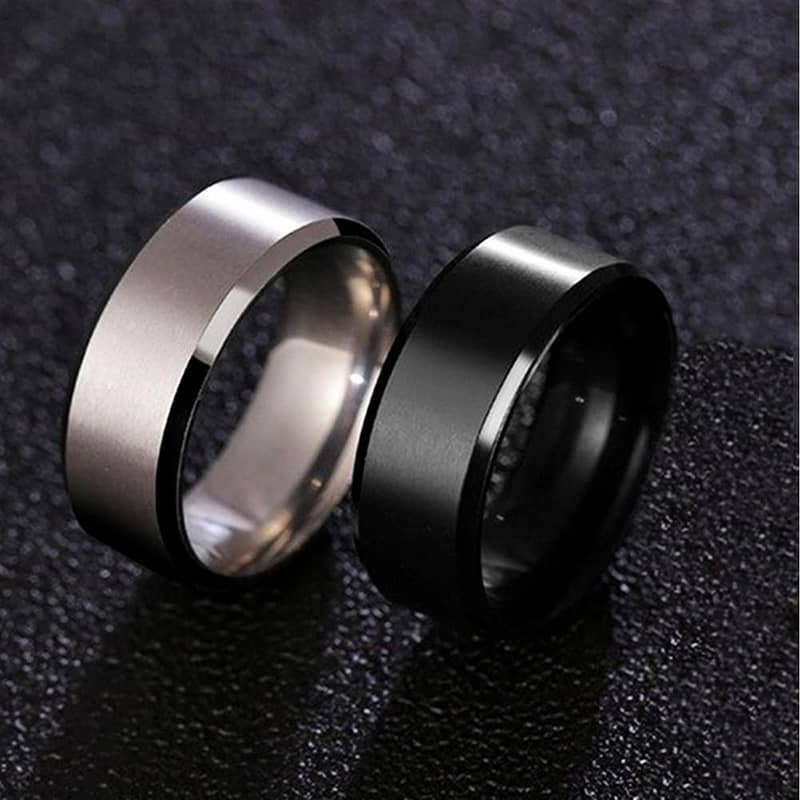 Black and Silver Two-Ring Set – Timeless Elegance and Modern Style 1