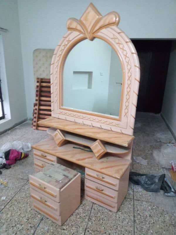 deco paint, dressing table with stool. 2