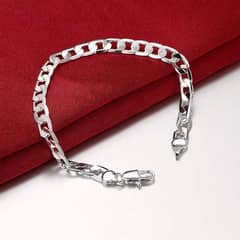 Silver Bracelet for Boys – Stylish and Durable Accessory