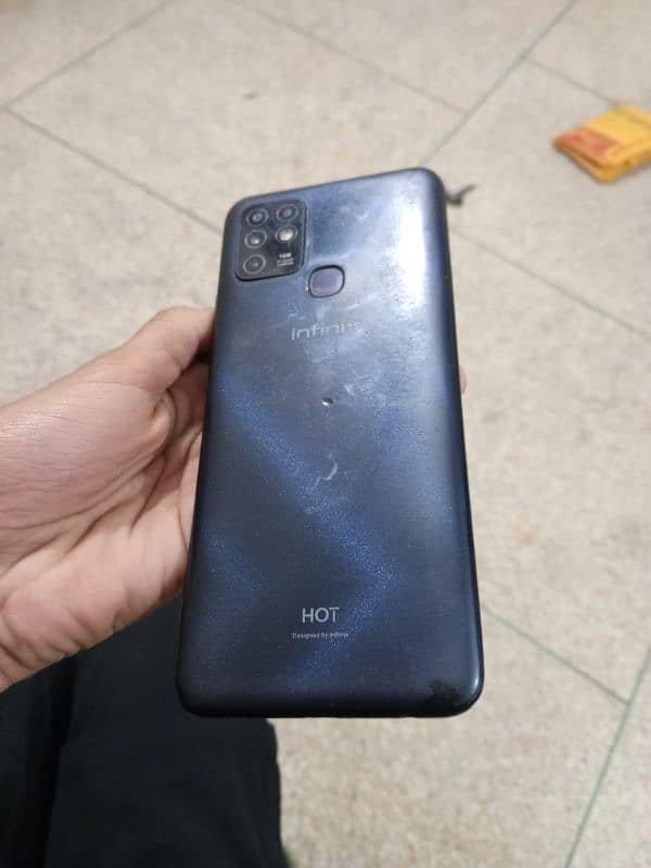 Infinix hot 10 in genuine condition. 4,64gb 0