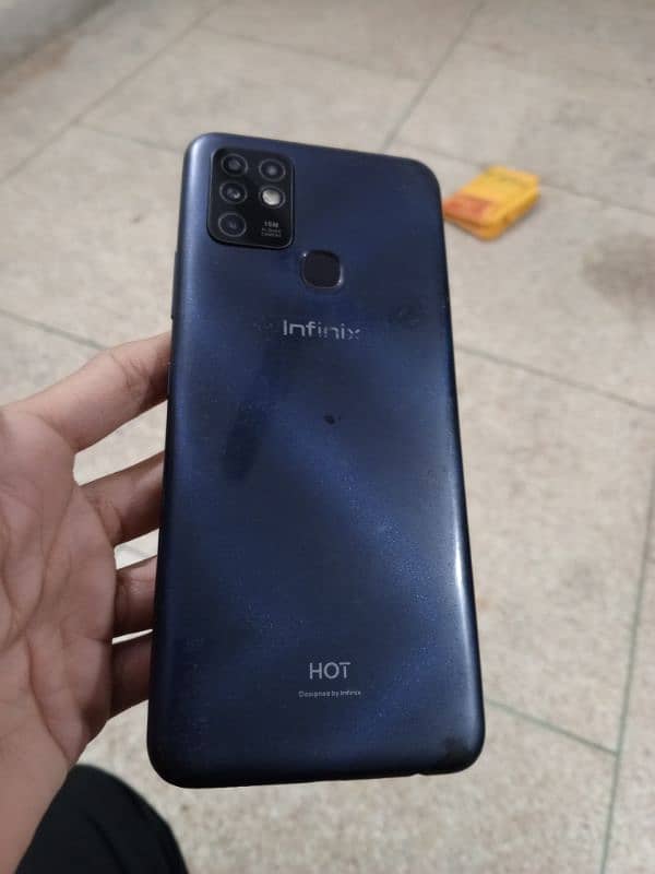 Infinix hot 10 in genuine condition. 4,64gb 8