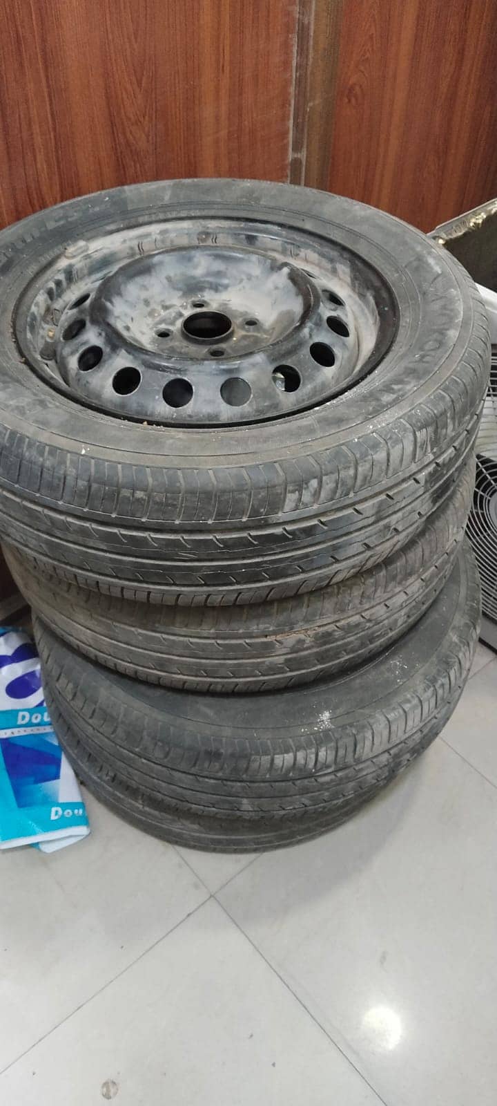 Hallow Rim & Yokoham Tyres 195/65R15 for Sale 0