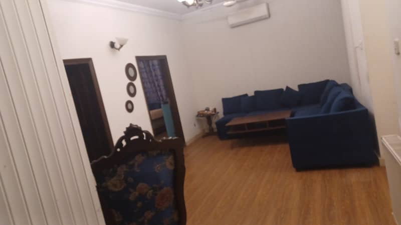 Shering room available for rent in F11 markaz 4