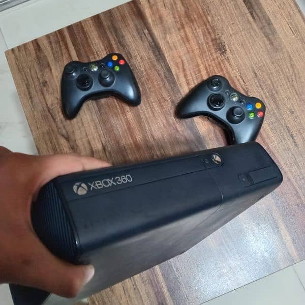 Xbox 360 2 original Controller 100 Games 1