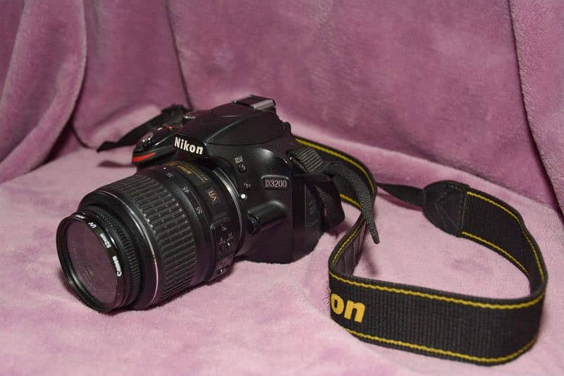 New condition Nikon D3200 with Kit lens 4