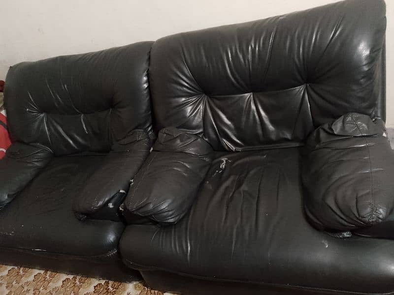 big sofa black color reasonable price 0