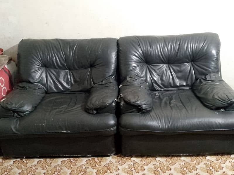 big sofa black color reasonable price 1