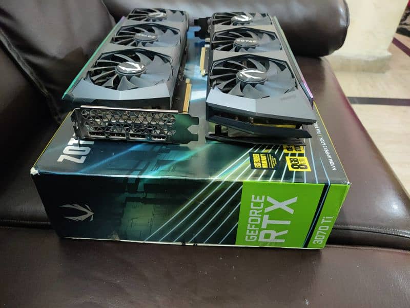 RTX Zotac Amp Holoblack 3070 ti 1