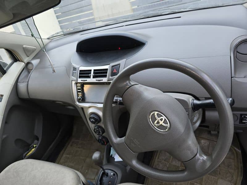 Toyota Vitz 2009 3