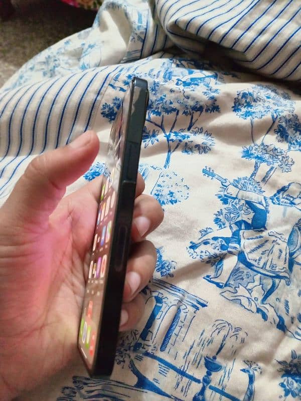 iPhone 13 for sale urgent 4