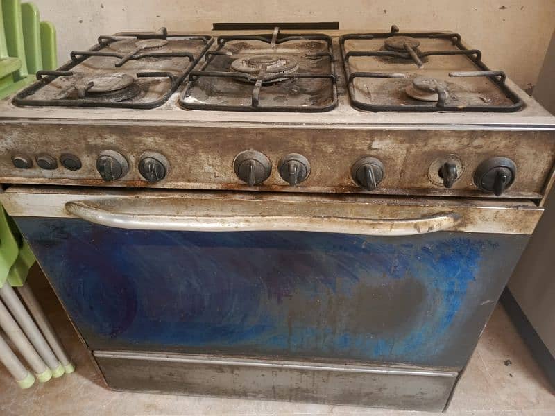 Kitchen Stove with Oven 1